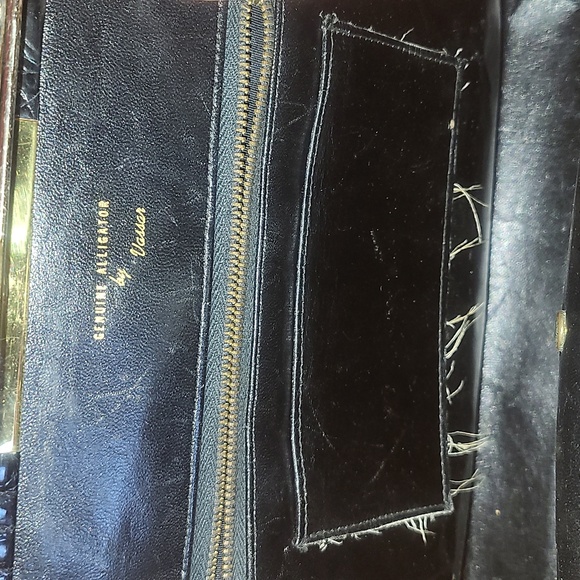 Purse - Picture 6 of 7